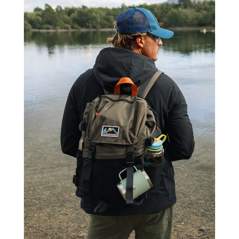 Boondocker Recycelter 26L Rucksack – Schwarz/Khaki