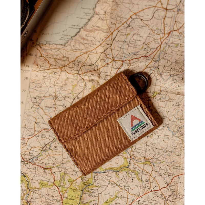 Portemonnaie aus recyceltem Material – Goldbraun