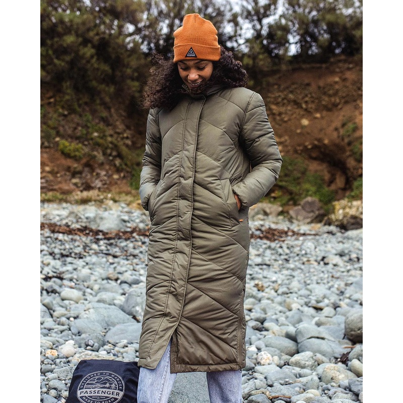 Tasman lange recycelte Isolierjacke – Staubige Olive