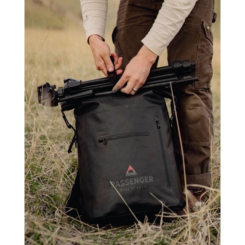 Tide Rucksack aus recyceltem Trockensack 25L  – Schwarz