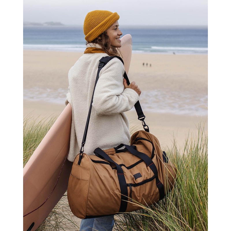 Weekender 58L Reisetasche aus recyceltem Polyester – Goldbraun