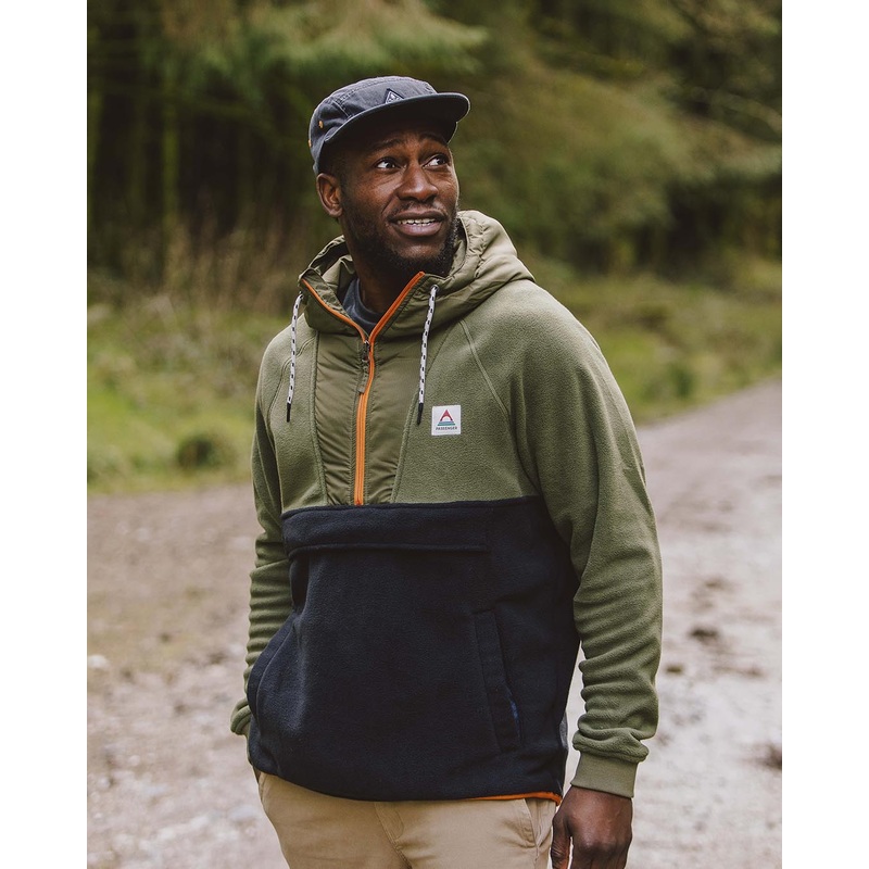 Woodland Kapuzenpullover mit 1/2 Reiverschluss aus recyceltem Polarfleece – Echtes Schwarz/ Khaki