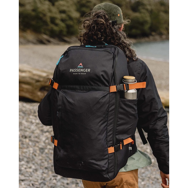 Adventurer 55L Recycelter Rucksack – Schwarz