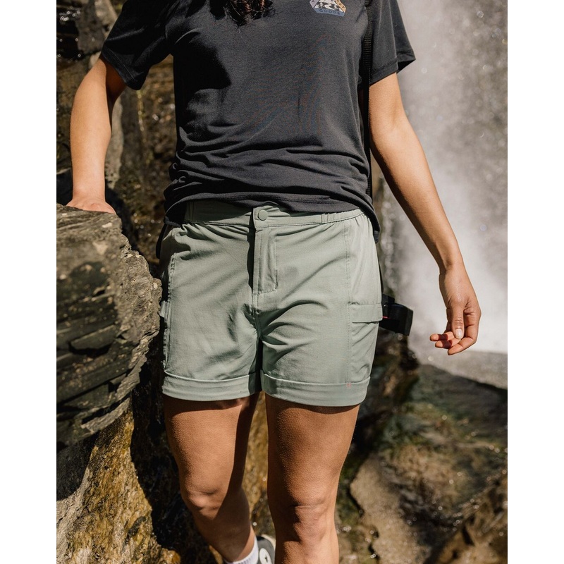 Laura Allzweck-Short – Pistazie