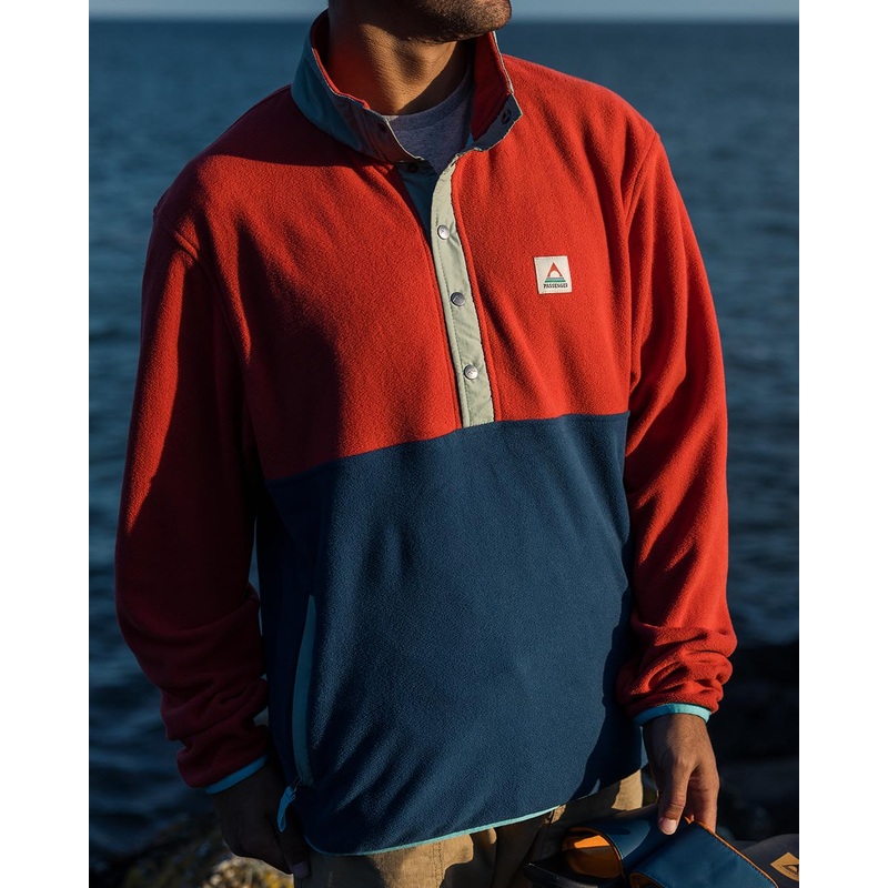 Adrift Recyceltes Polarfleece – Kardinalrot/Dunkles Denim