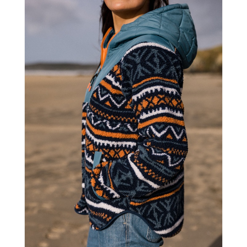 Beaumont Recyceltes Sherpa Kapuzen-Fleece – Heimgewebter Streifen Marineblau