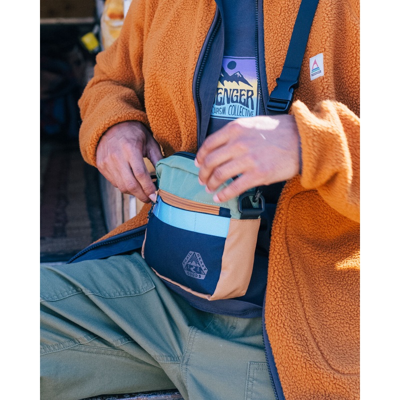 Navigate Hybridfahrrad und Hfttasche – Tiefes Marineblau/Lorbeergrn