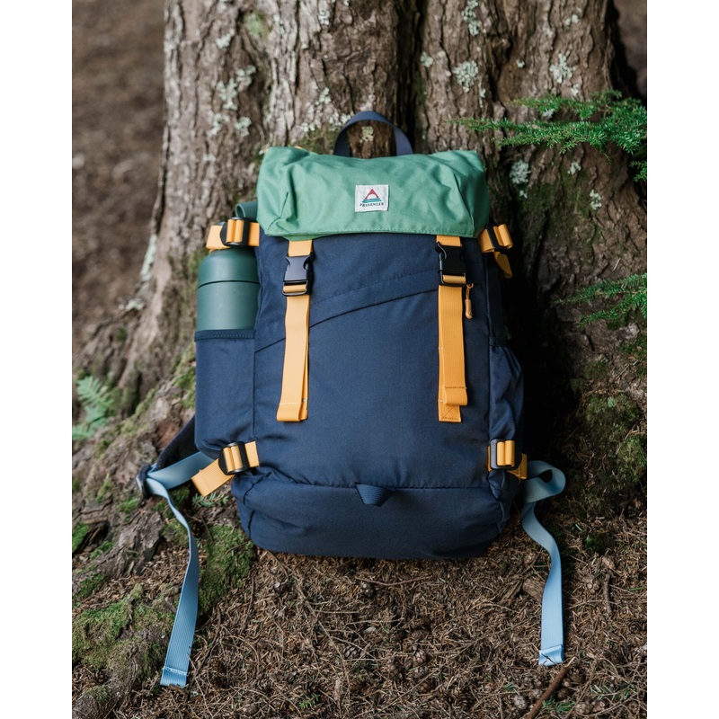 Boondocker Recycelter 26L Rucksack – Marine-/Lorbeergrn