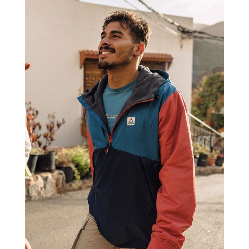 Dusk Recycelte Isolierjacke – Blauer Stahl