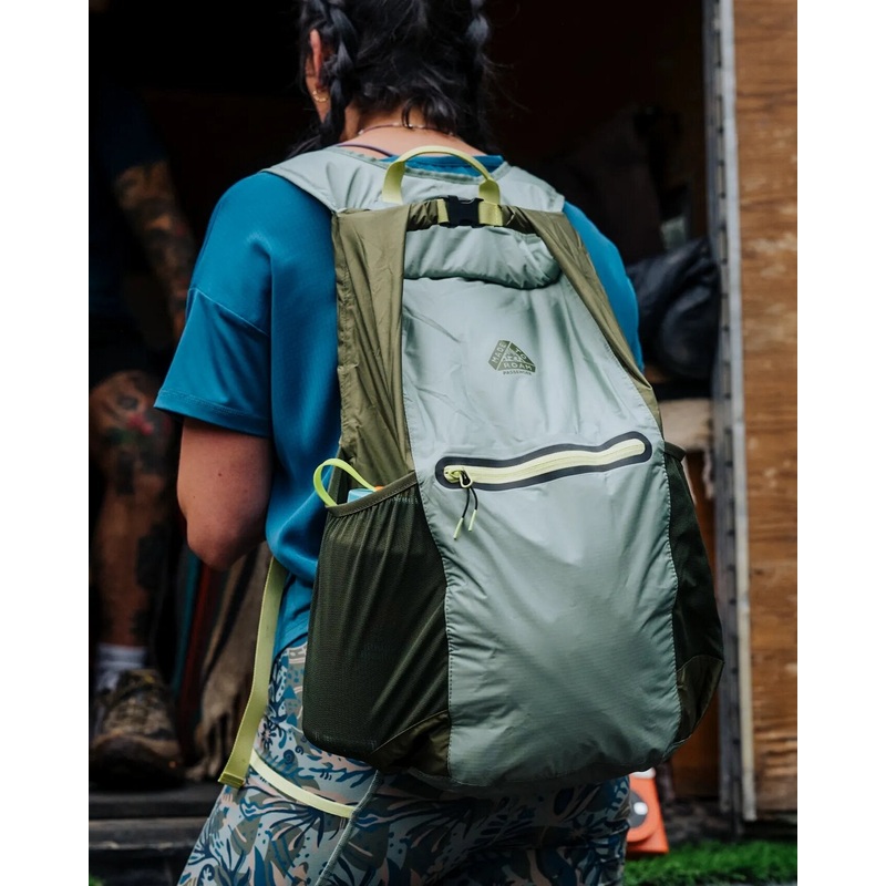 Trail Light Packbarer Rucksack aus recyceltem Material – Khaki