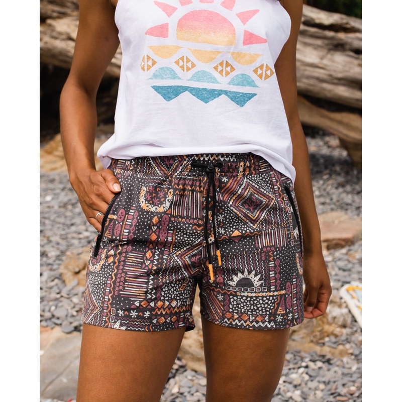 Way Out Recycelte Allzweck-Shorts – Vintage Patchwork Schwarz/Mehrfarbig