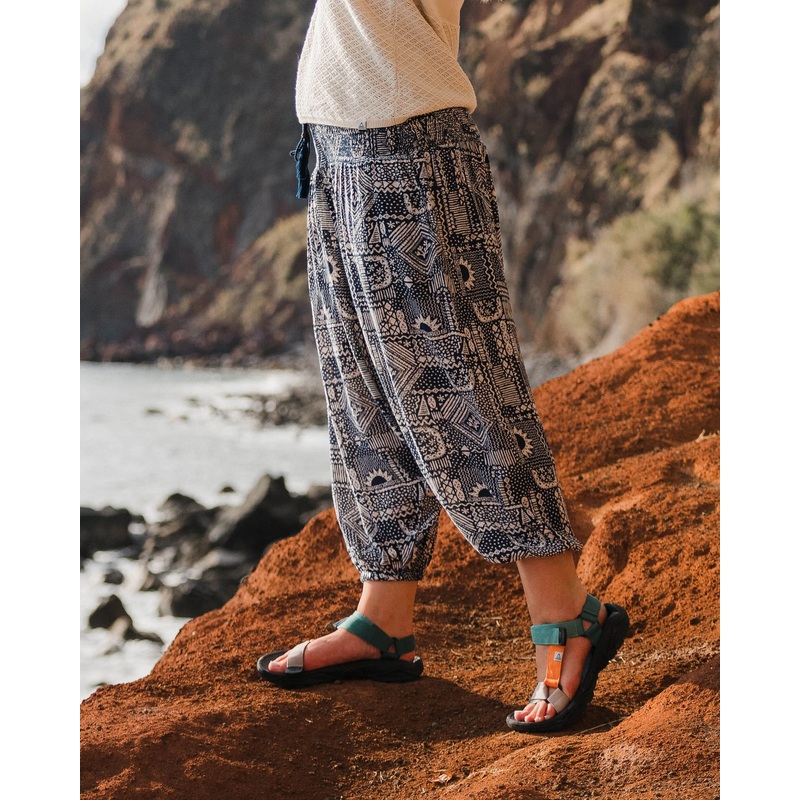 Daylily Lockere Hose – Vintage Patchwork Marineblau