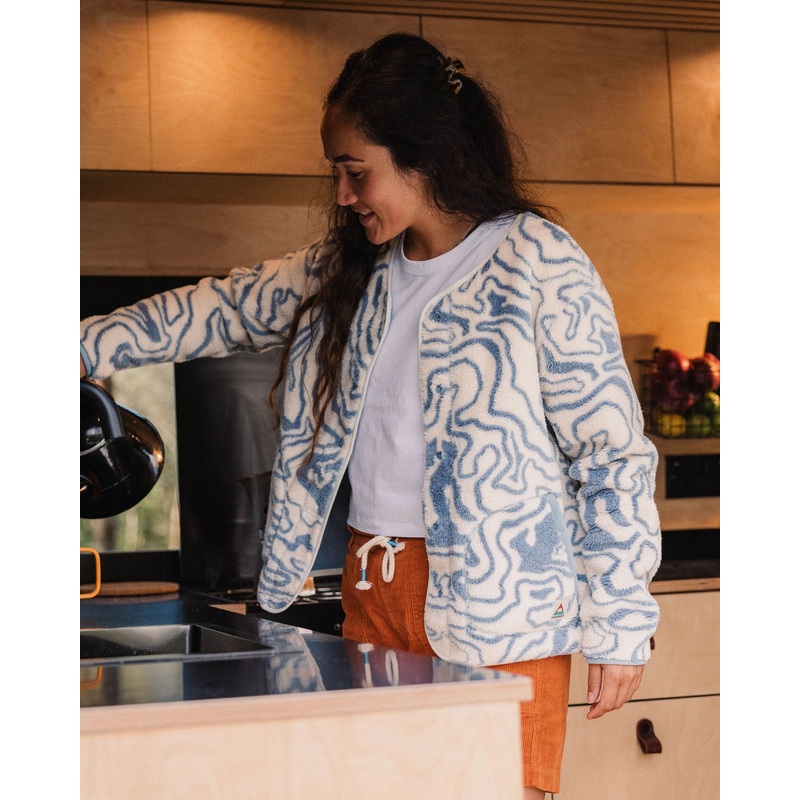 Iris Kragenlose Recycelte Fleecejacke – Strata Swirl Birke