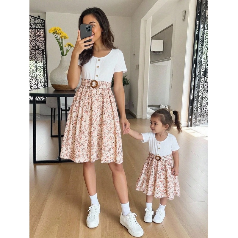 Young Girl Holiday Style Short Sleeve Floral Printed Dress