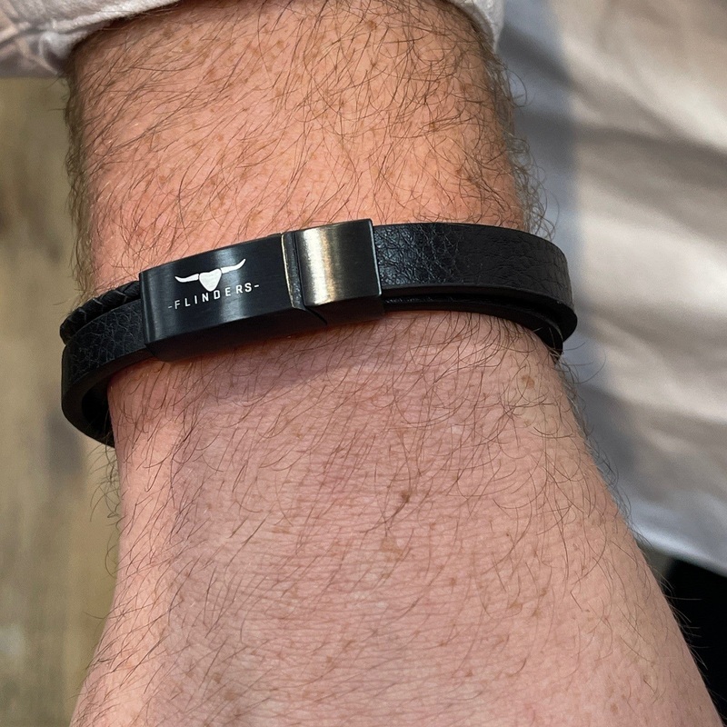 Avenel – Scout Leather Wristband – Black